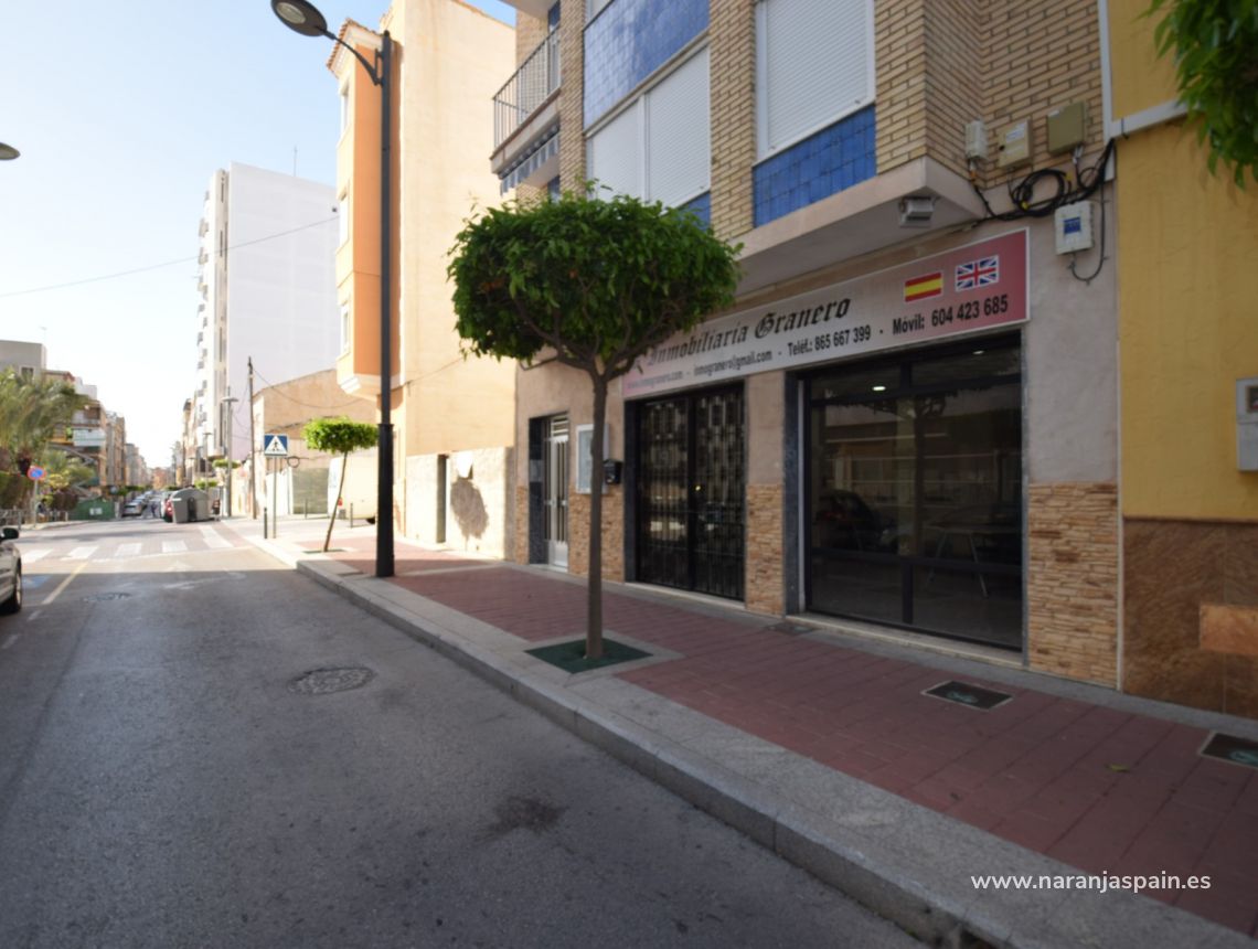 Segunda Mano - Local comercial - Guardamar del Segura - Pueblo