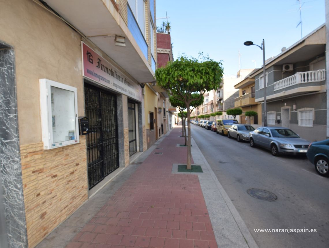 Segunda Mano - Local comercial - Guardamar del Segura - Pueblo