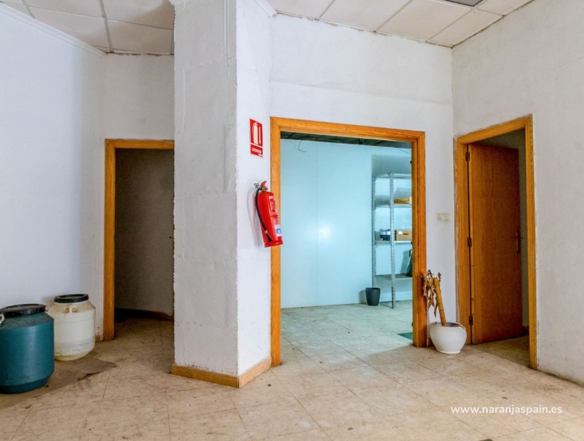 Segunda Mano - Local comercial - Torrevieja