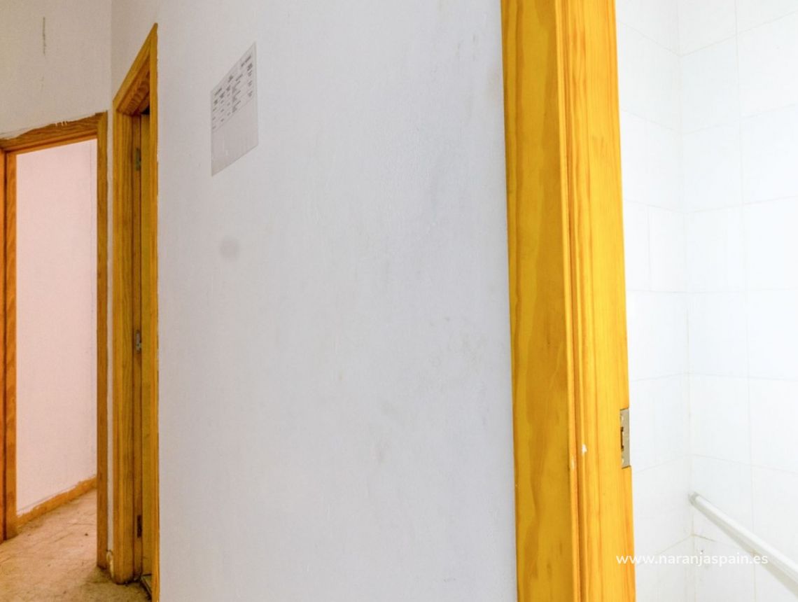 Segunda Mano - Local comercial - Torrevieja