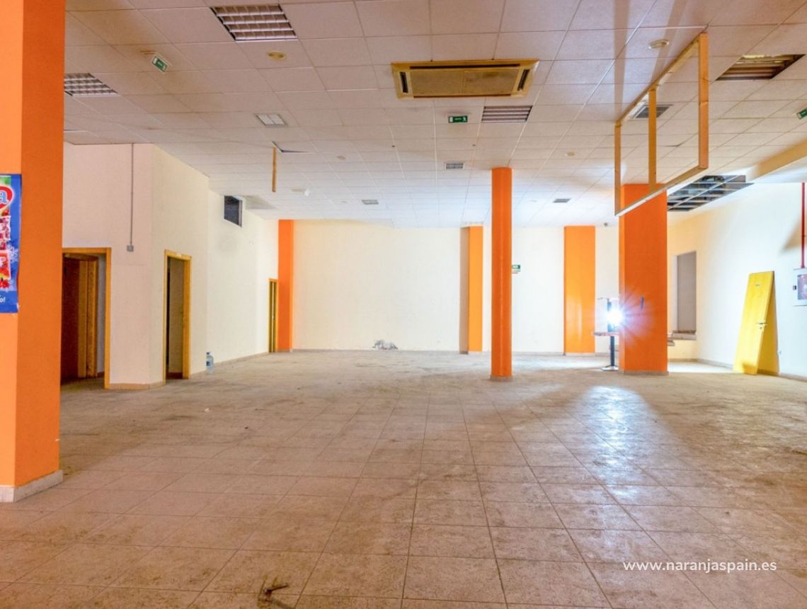 Segunda Mano - Local comercial - Torrevieja