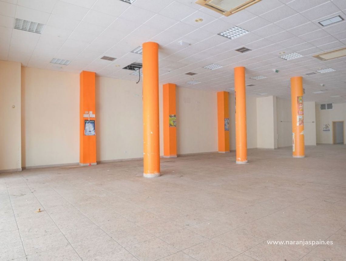 Segunda Mano - Local comercial - Torrevieja