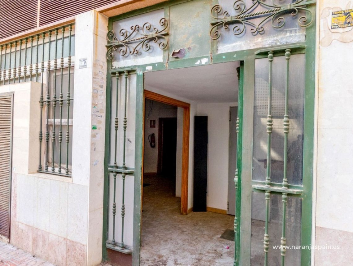 Segunda Mano - Local comercial - Torrevieja