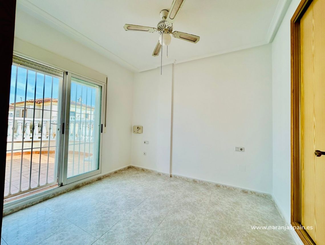 Segunda Mano - Single Family Home - Torrevieja - Sector 25