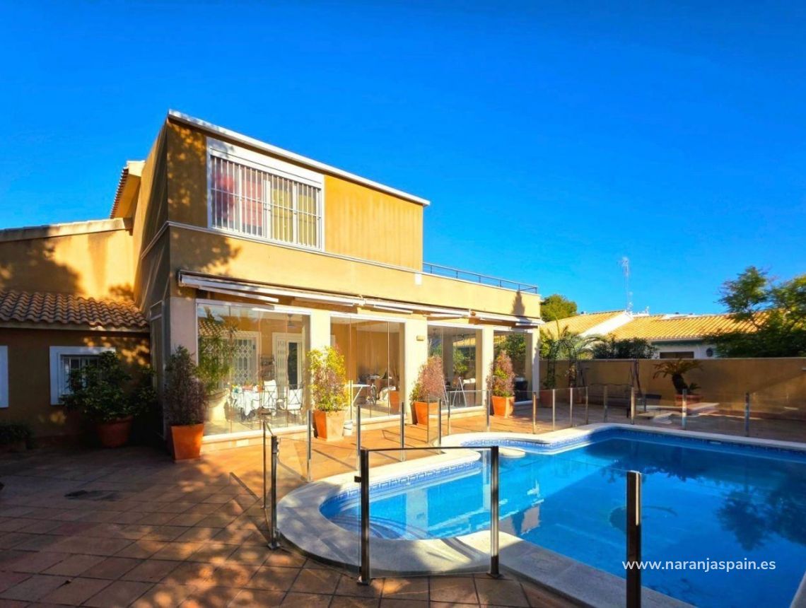 Segunda Mano - Villa - Dehesa de campoamor - Campoamor
