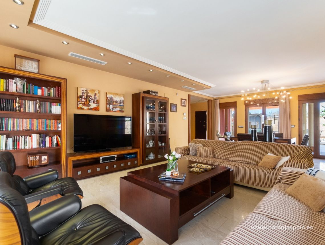 Segunda Mano - Villa - Orihuela