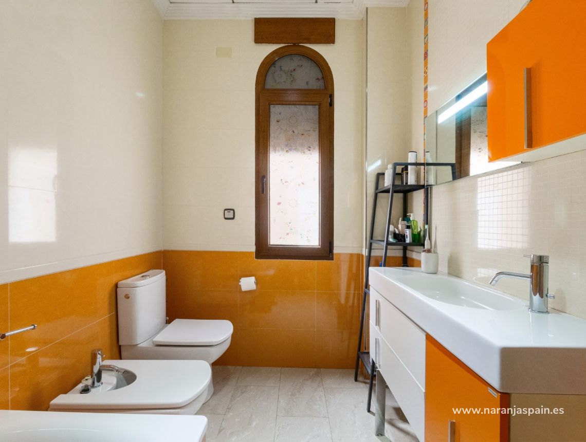 Segunda Mano - Villa - Orihuela