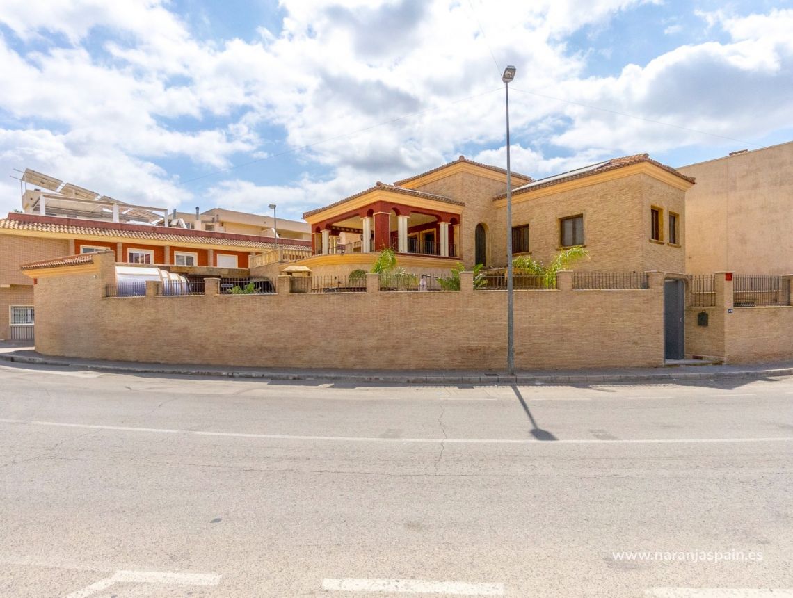 Segunda Mano - Villa - Orihuela