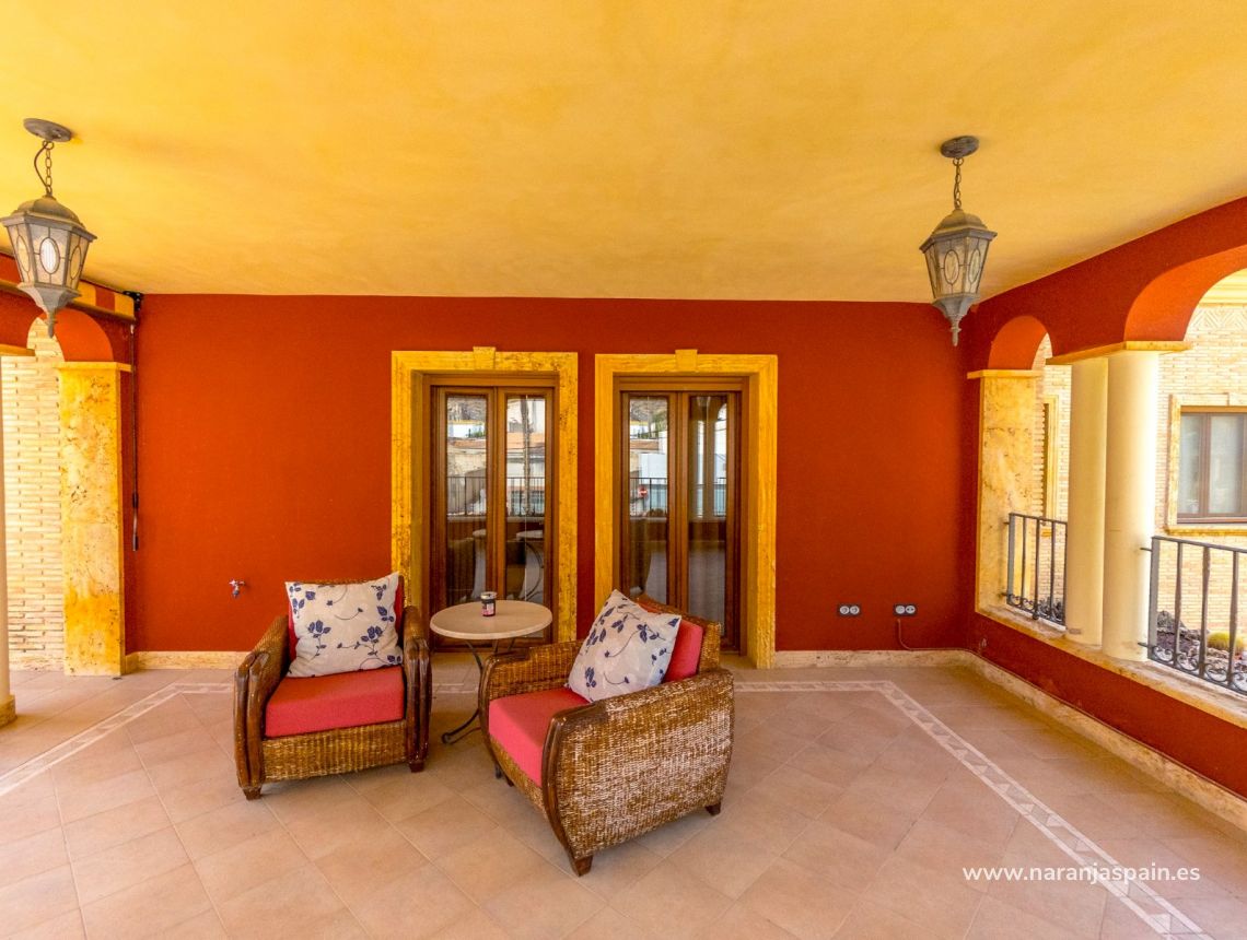 Segunda Mano - Villa - Orihuela