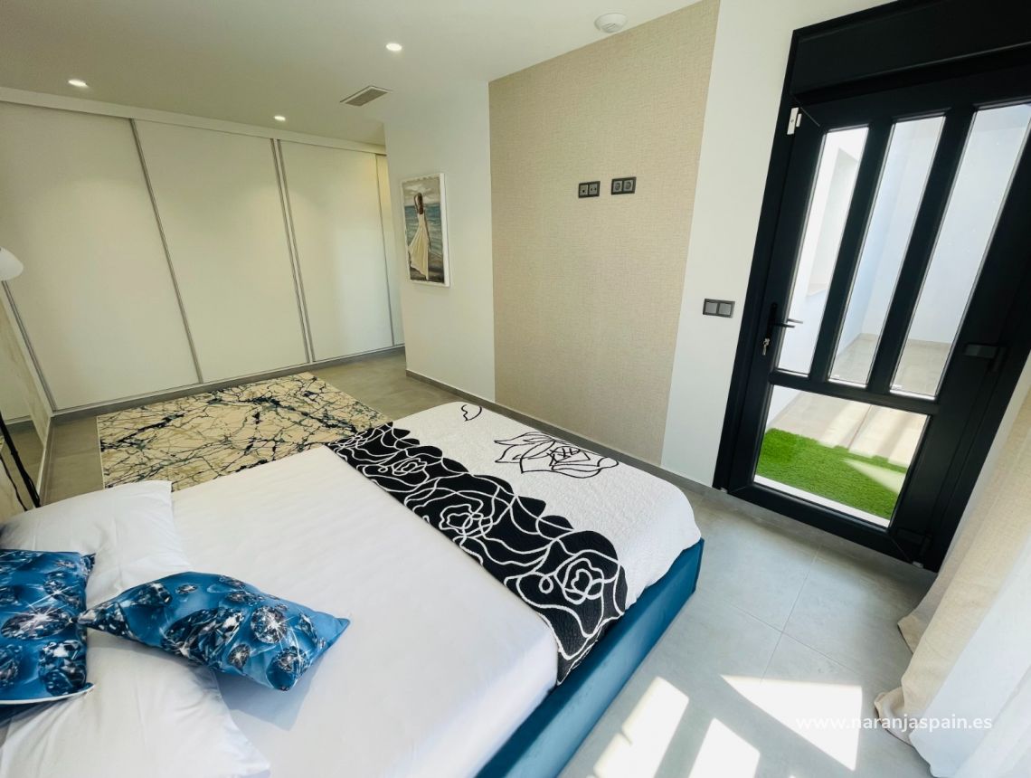 Segunda Mano - Villa - Torrevieja - Aguas nuevas 1