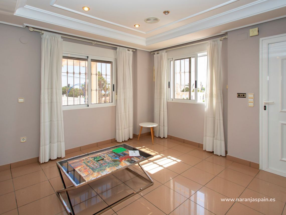 Segunda Mano - Villa - Torrevieja