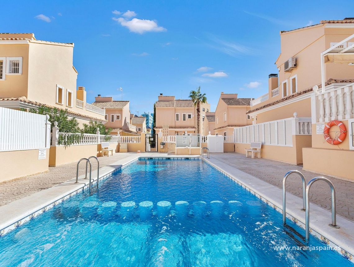 Sprzedaż - Adosado - Guardamar del Segura - Urb. Portico Mar