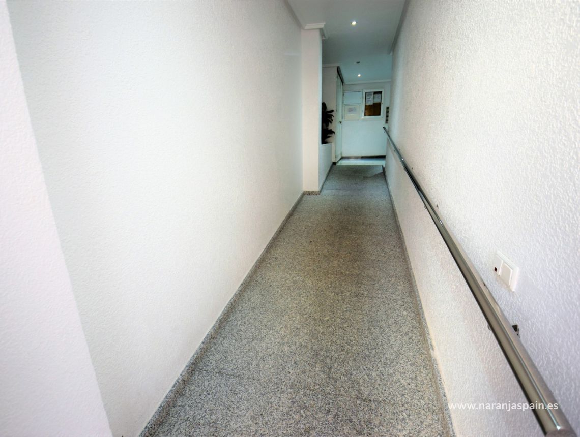 Sprzedaż - Apartament - Torrevieja - Beach Los Naufragos