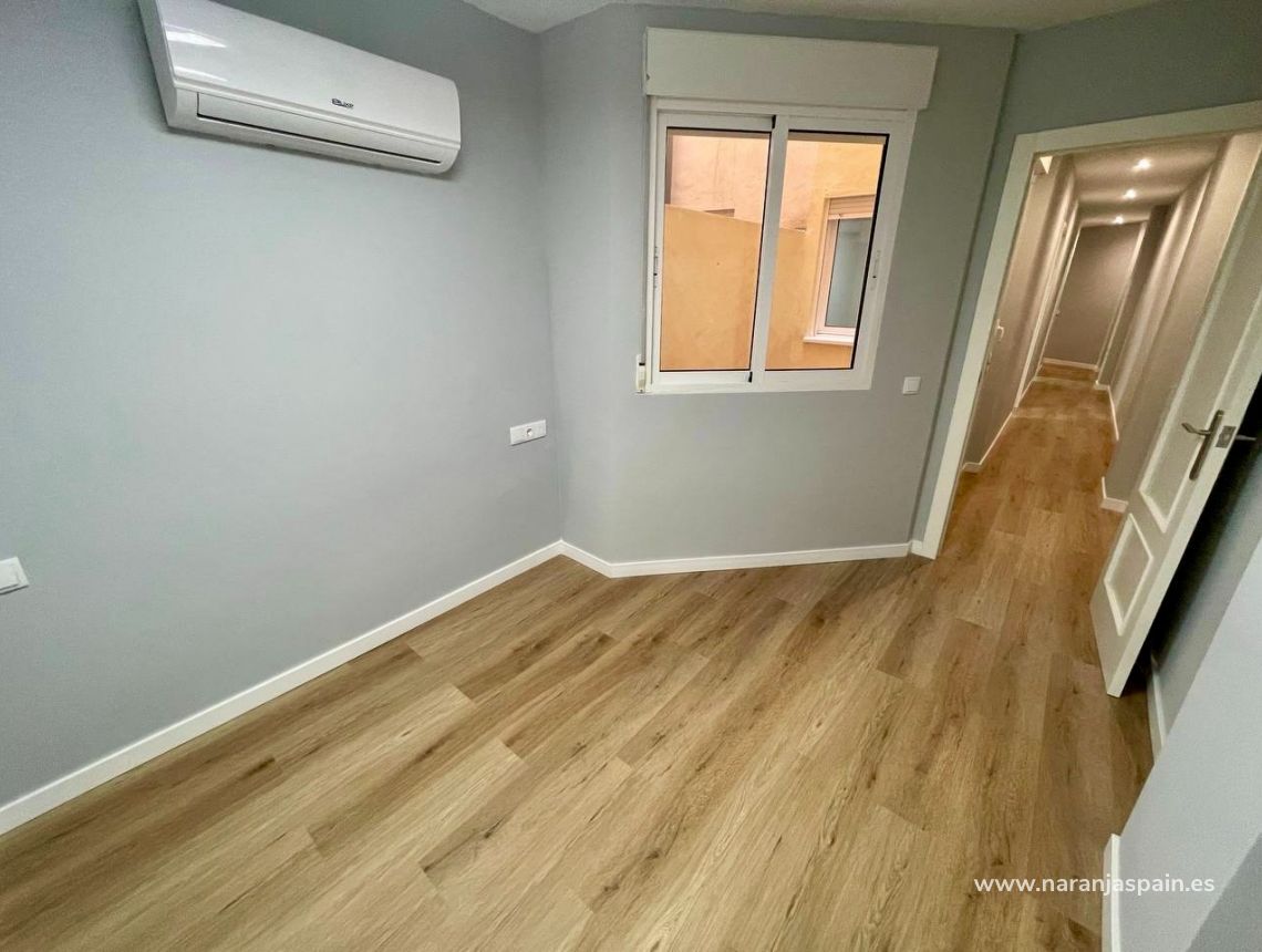 Sprzedaż - Apartament - Torrevieja - La Mata pueblo