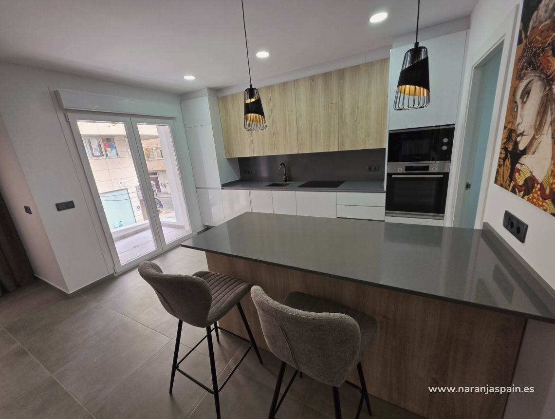 Sprzedaż - Apartament - Torrevieja - Puerto