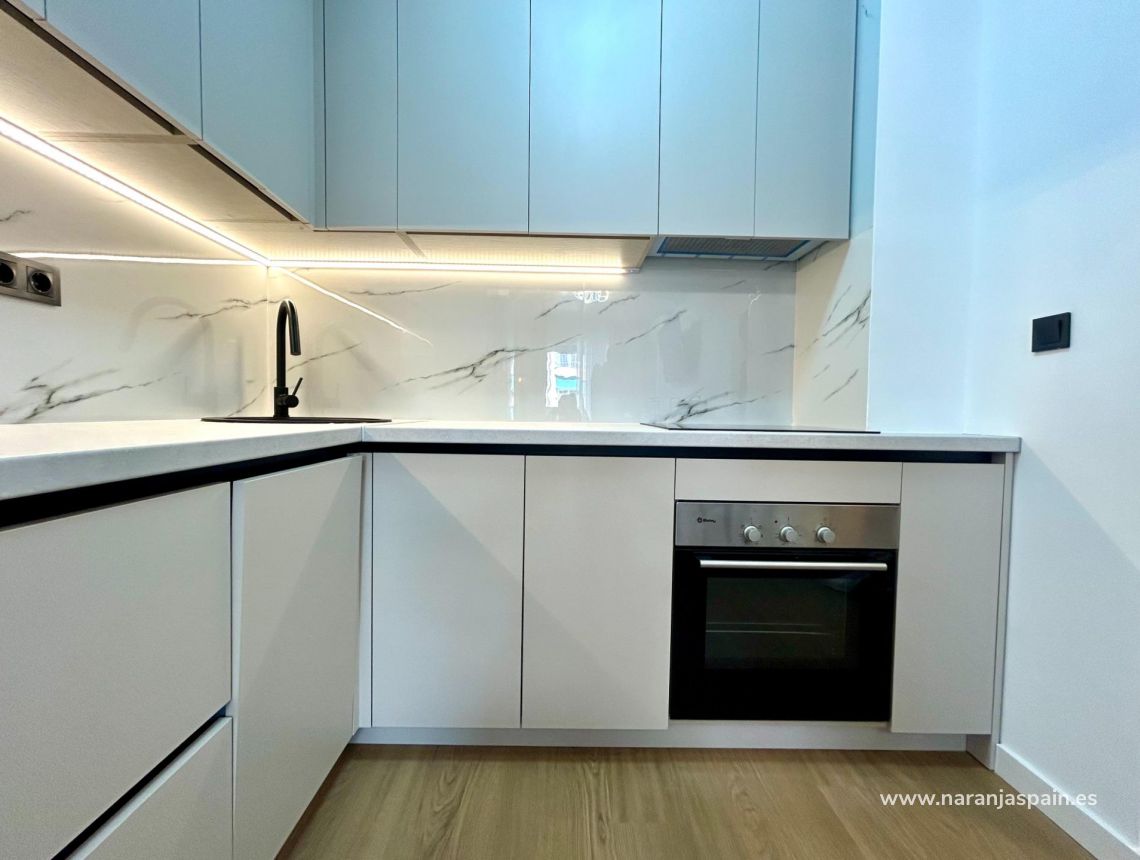 Sprzedaż - Apartament - Torrevieja - Punta prima