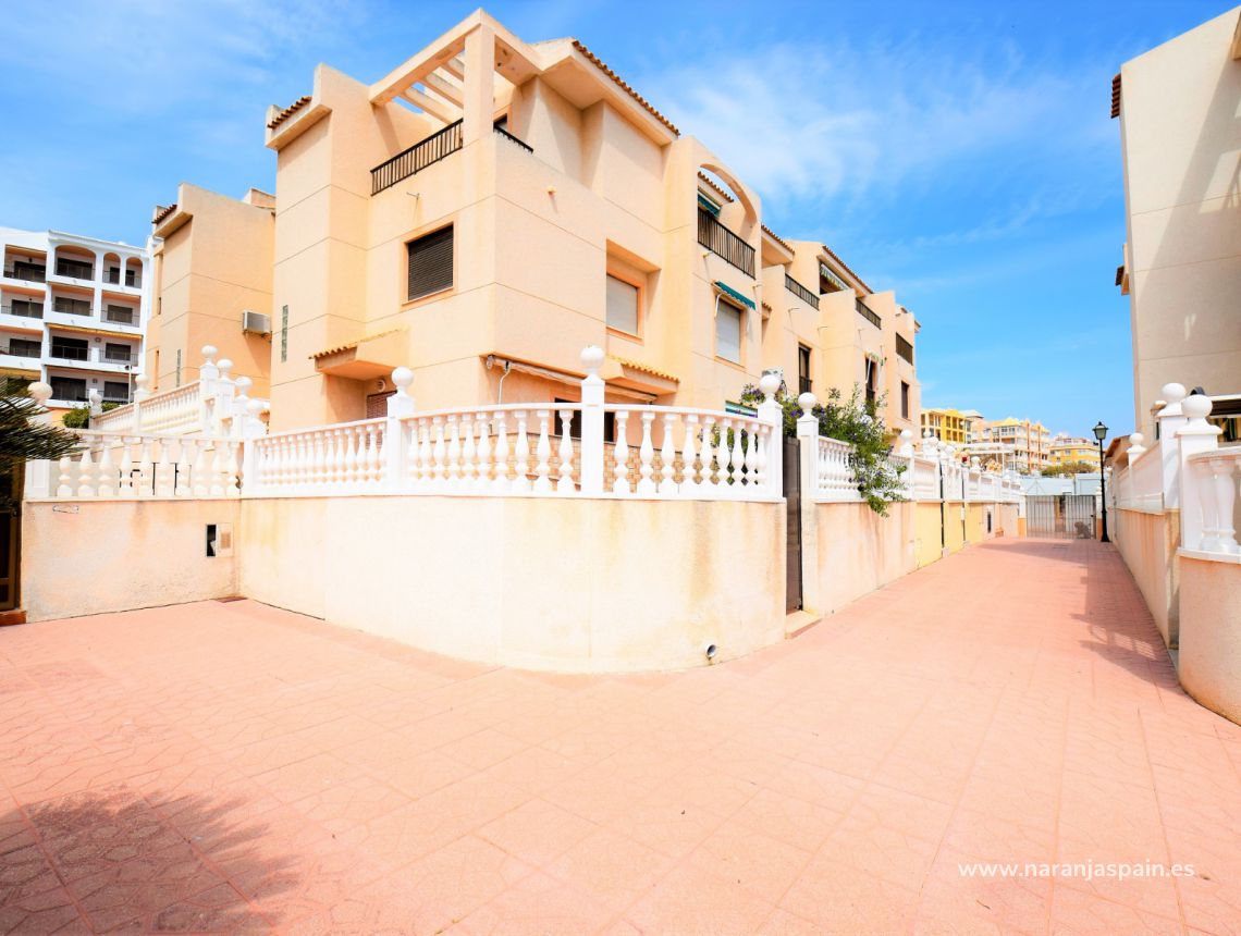 Sprzedaż - Dom bliźniak - Guardamar del Segura - Urb. Las Viñas