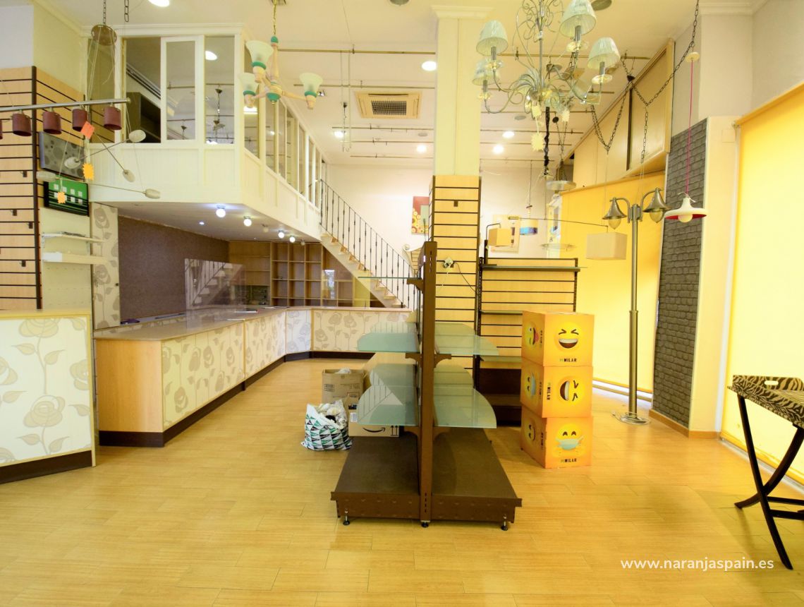 Sprzedaż - Nieruchomość komercyjna - Guardamar del Segura - Mercadona Guardamar