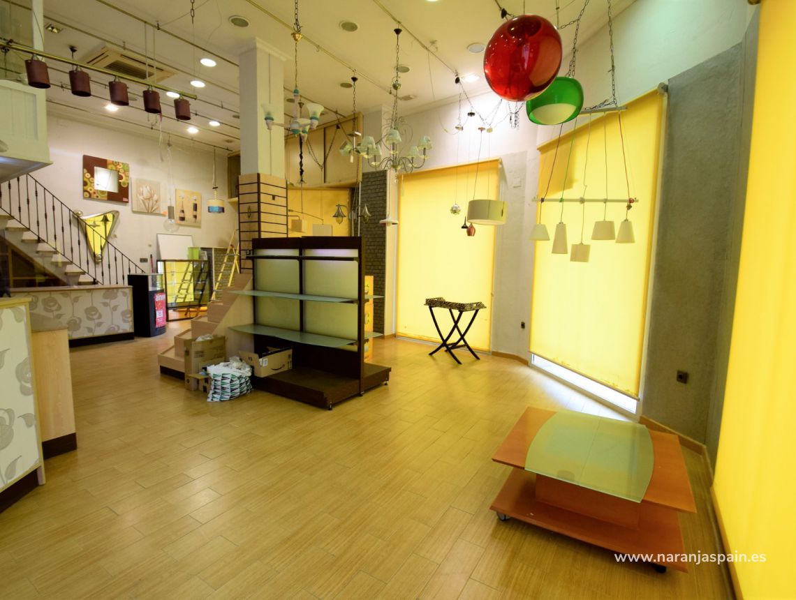 Sprzedaż - Nieruchomość komercyjna - Guardamar del Segura - Mercadona Guardamar