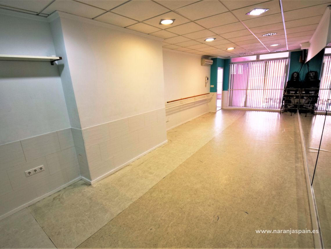 Sprzedaż - Nieruchomość komercyjna - Guardamar del Segura - Town Guardamar