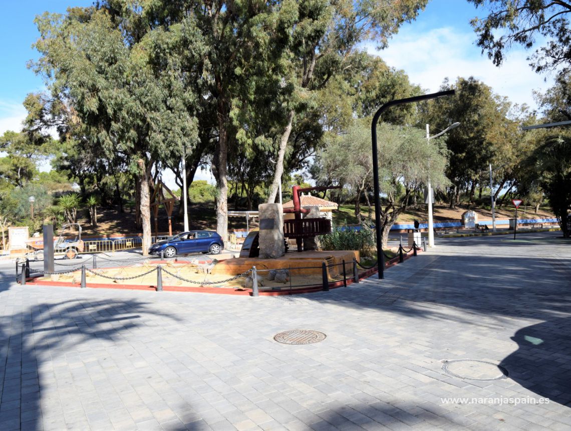 Sprzedaż - Nieruchomość komercyjna - Guardamar del Segura - Town Guardamar