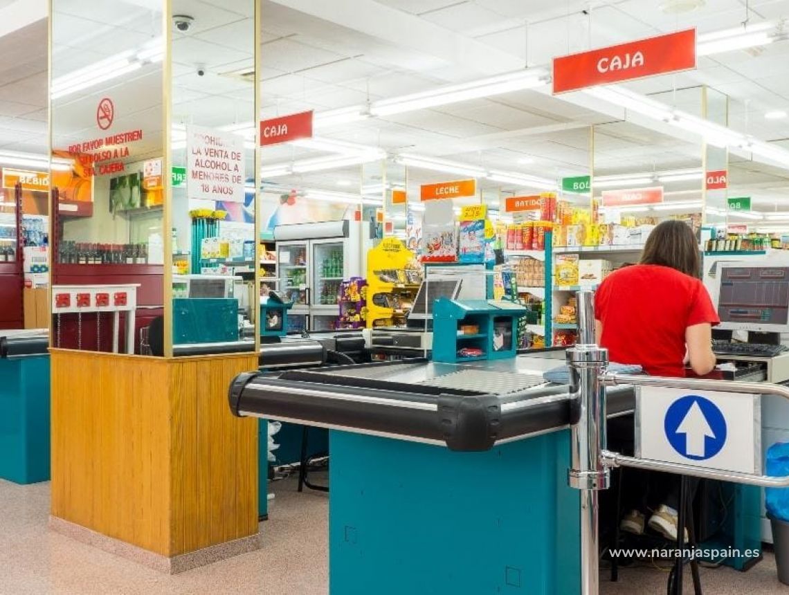 Sprzedaż - Nieruchomość komercyjna - Los Alcázares