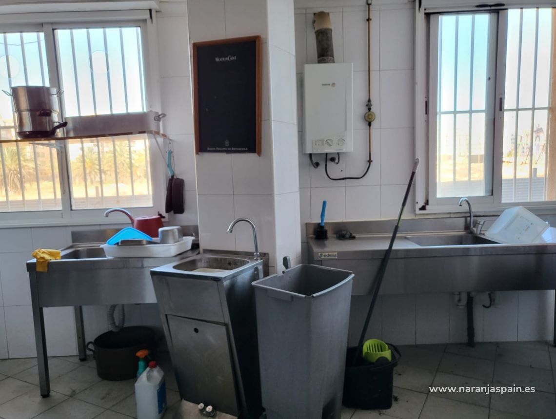 Sprzedaż - Nieruchomość komercyjna - Torrevieja - Curva del Palangre