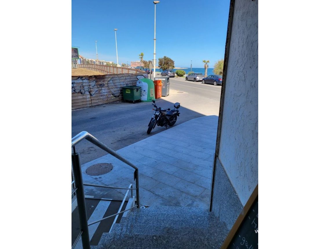 Sprzedaż - Nieruchomość komercyjna - Torrevieja - Curva del Palangre