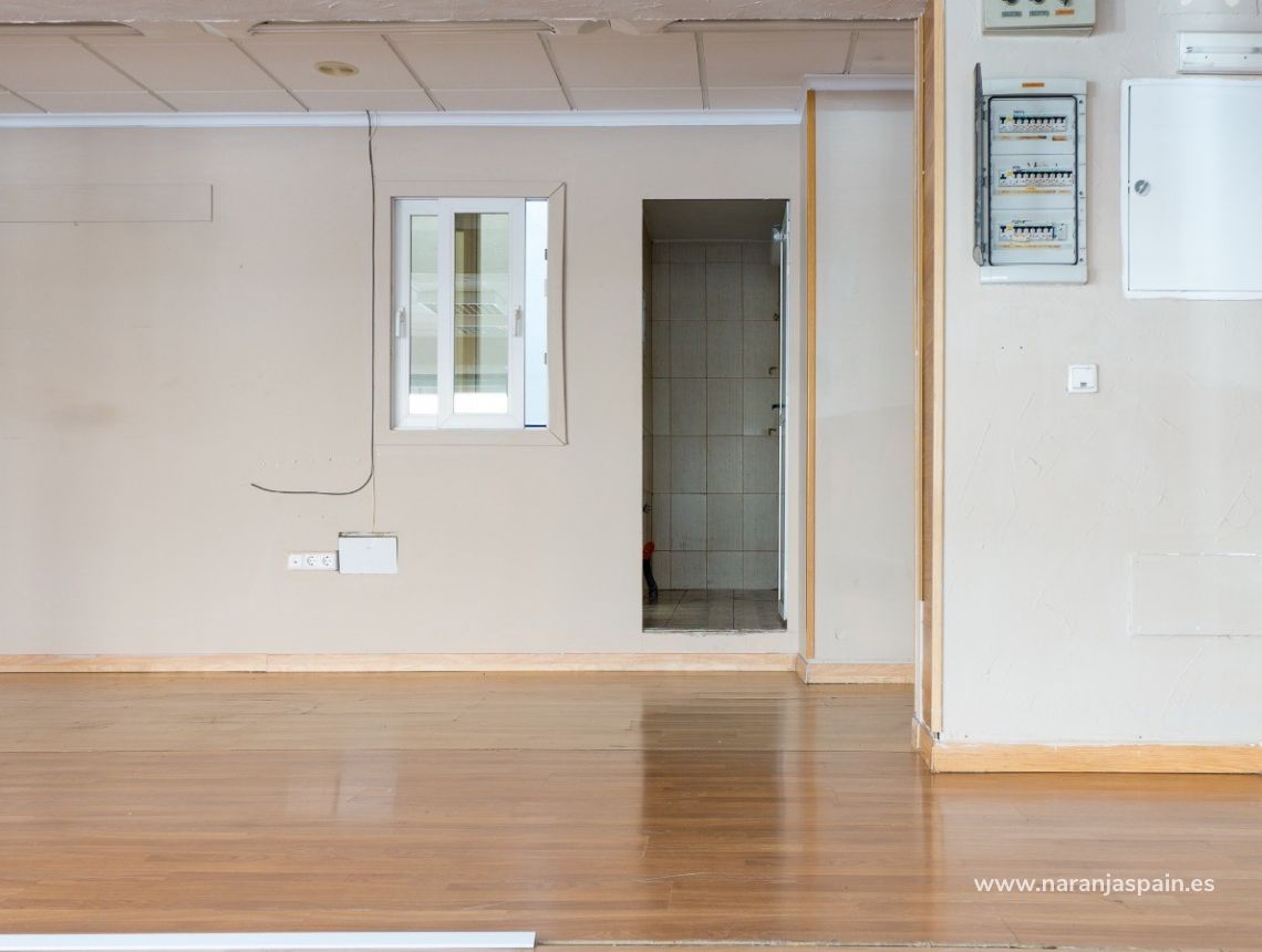 Sprzedaż - Nieruchomość komercyjna - Torrevieja - Torrevieja town