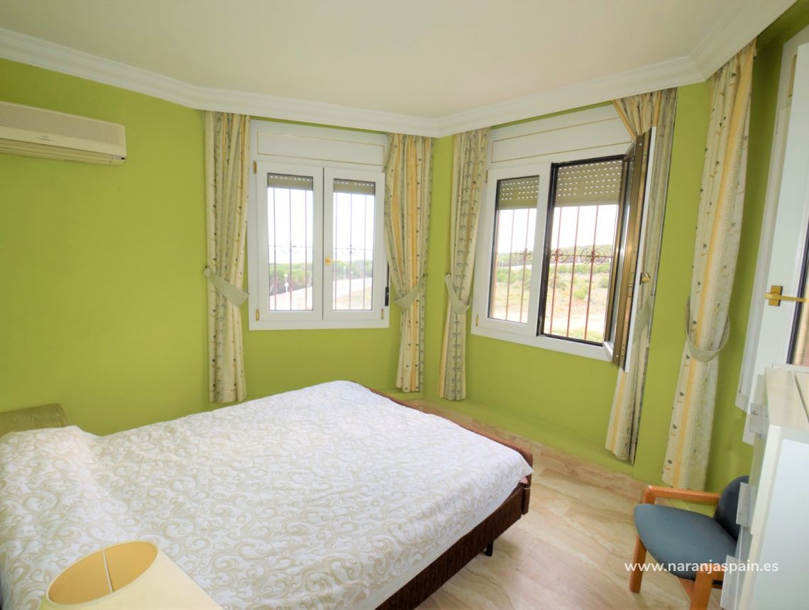 Sprzedaż - Willa - Guardamar del Segura - Urb. El Moncayo 