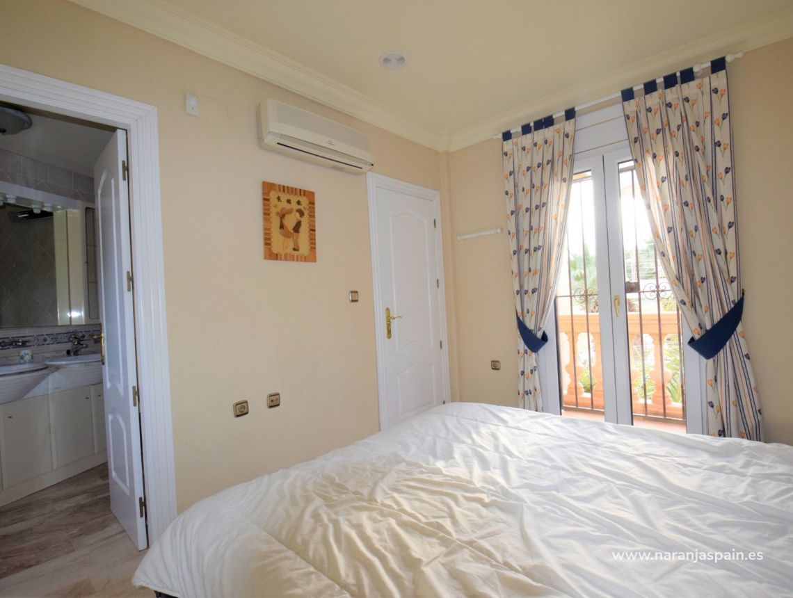 Sprzedaż - Willa - Guardamar del Segura - Urb. El Moncayo 