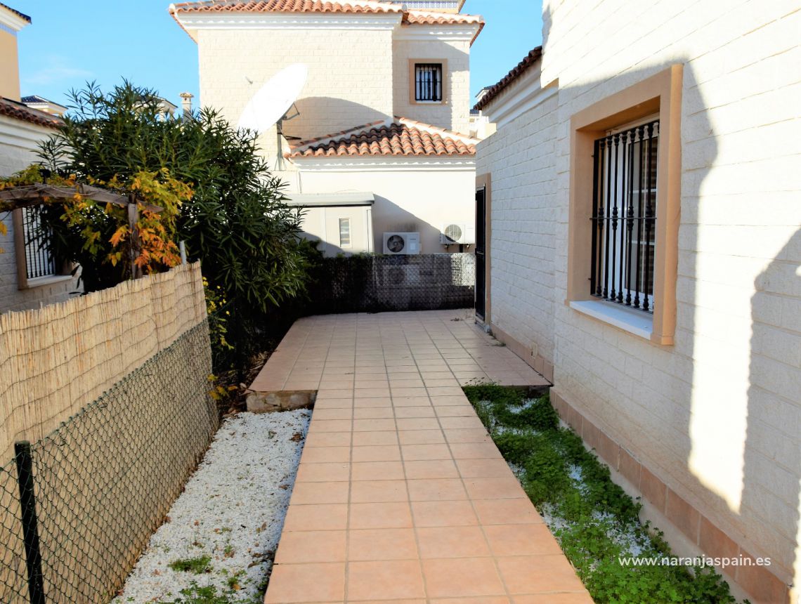 Sprzedaż - Willa - Guardamar del Segura - Urb. El Raso