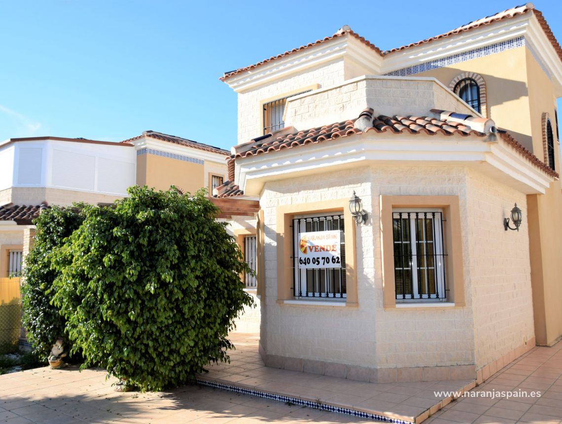 Sprzedaż - Willa - Guardamar del Segura - Urb. El Raso