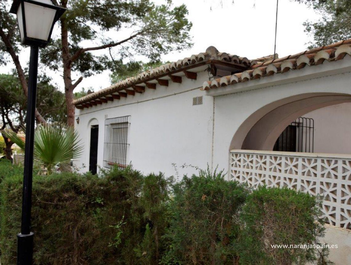 Til Salgs - Frittstående villa  - Torrevieja - Los Balcones