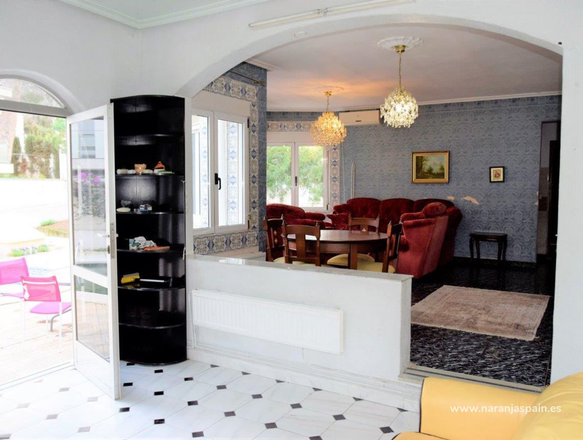 Til Salgs - Frittstående villa  - Torrevieja - Los Balcones