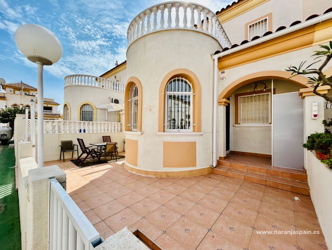 Til Salgs - Single Family Home - Torrevieja - Sector 25