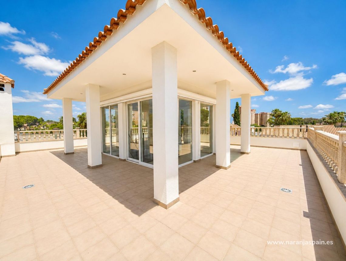 Til Salgs - Villa - Dehesa de campoamor - Campoamor