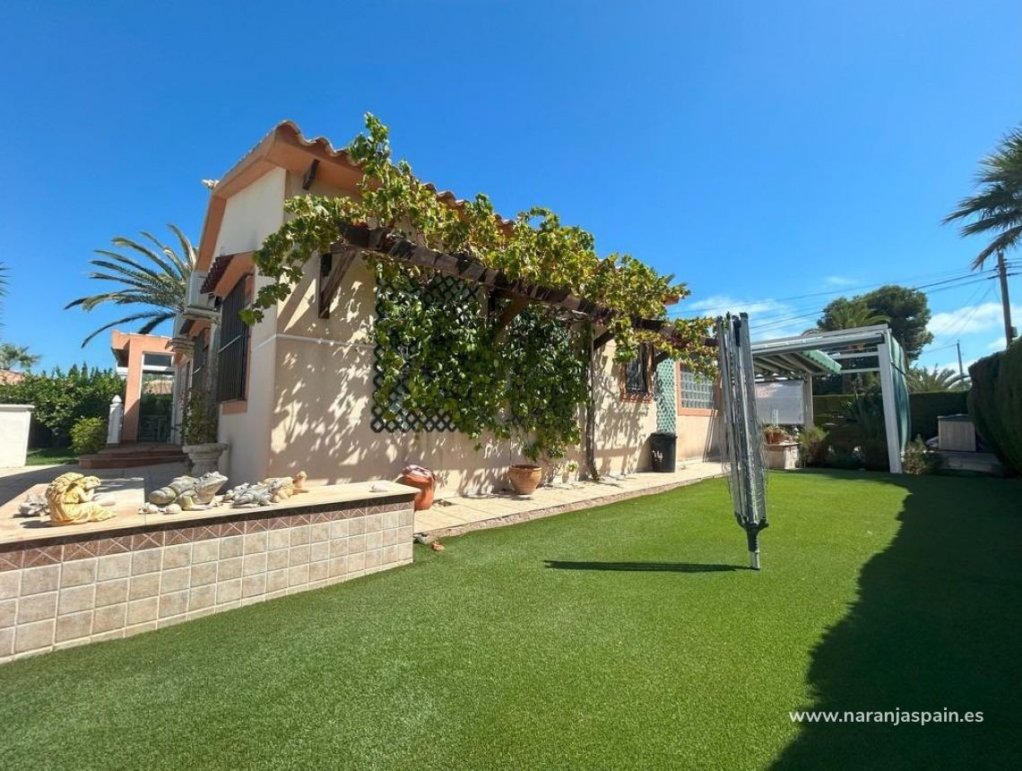 Til Salgs - Villa - Orihuela Costa - Cabo Roig