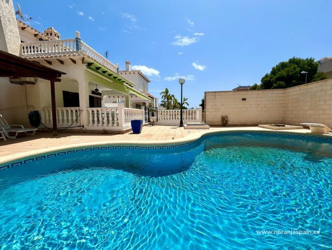 Til Salgs - Villa - Orihuela Costa - La Zenia