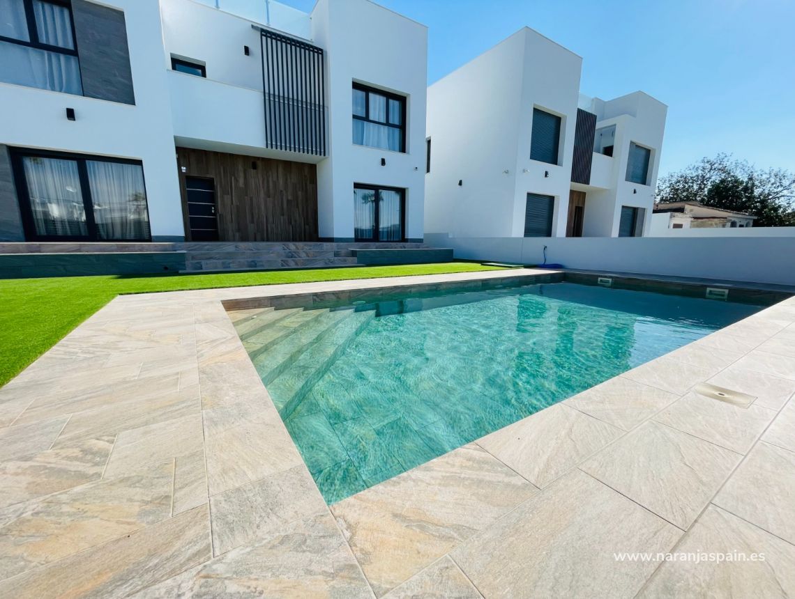 Til Salgs - Villa - Torrevieja - Aguas nuevas 1