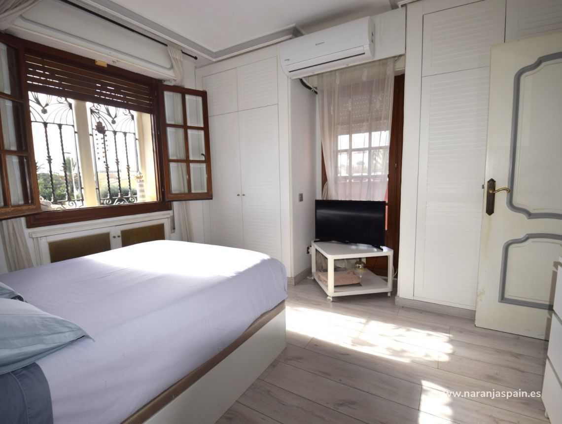 Til Salgs - Villa - Torrevieja - Torrevieja landsbyen