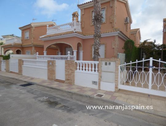 Villa - Sale - Orihuela Kusten - La Zenia