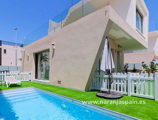 Villa - Sale - Pilar de la Horadada - Pueblo Latino