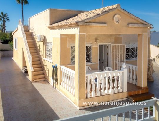 Villa - Sale - Torrevieja - Center