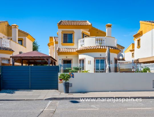 Villa - Til Salgs - Guardamar del Segura - Urb. El Raso