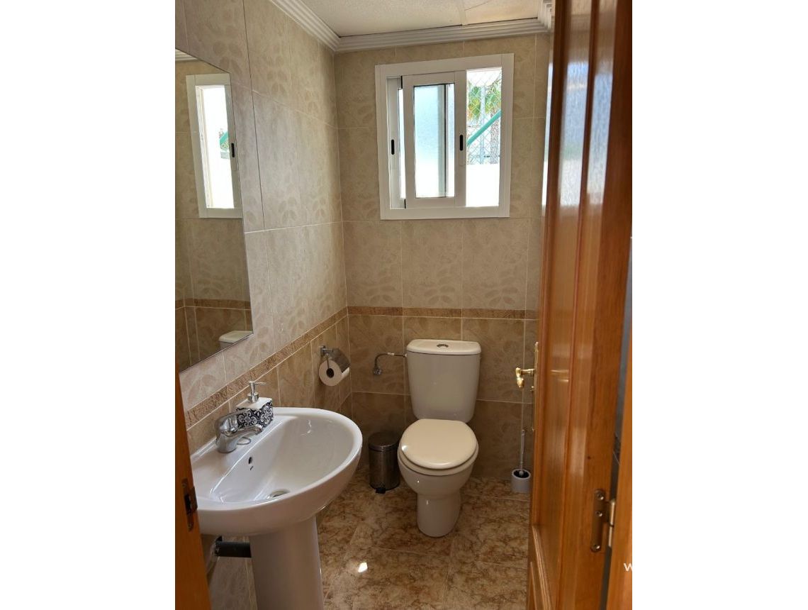 Wynajem długoterminowy - Bungalow - Orihuela - Punta Prima