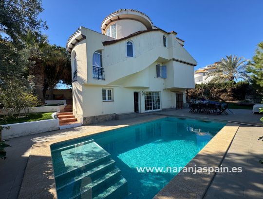 Villa - Sale - Orihuela Kusten - La Zenia