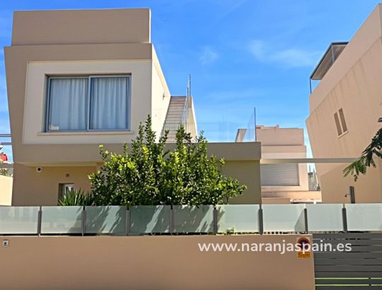 Villa - Sale - Pilar de la Horadada - Pueblo Latino