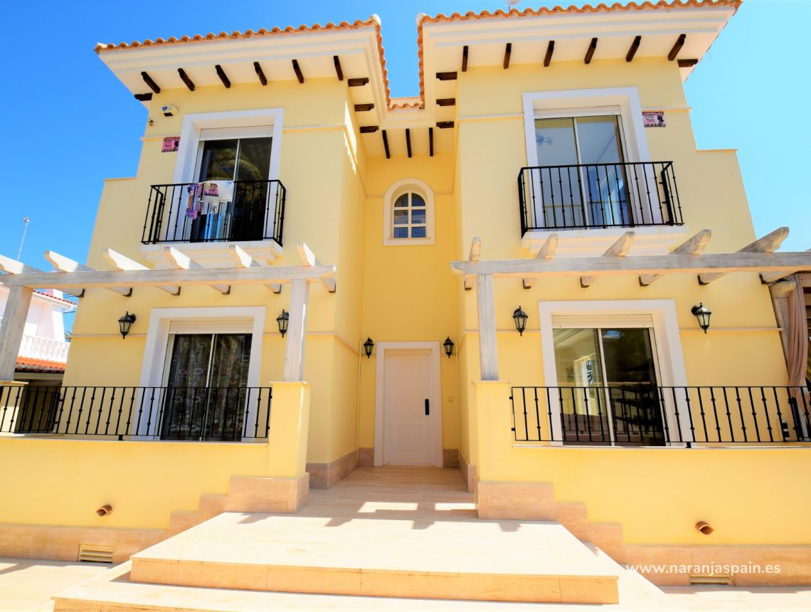 Frittstående villa  - Til Salgs - Orihuela Costa - Cabo Roig